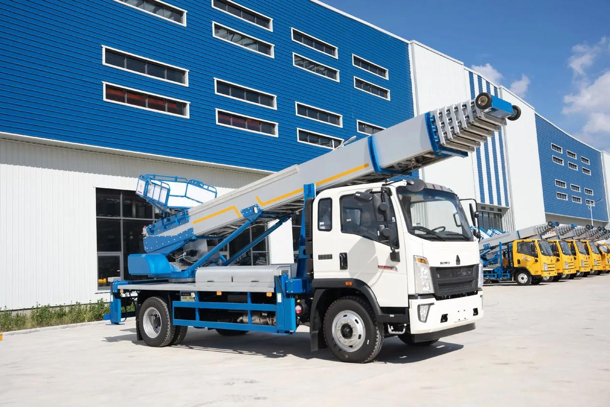 永康出租云梯车高空作业车 建筑垃圾搬运